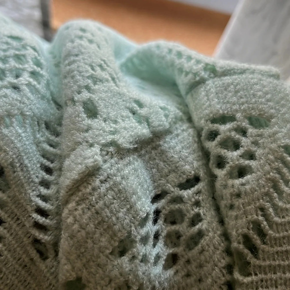 Crochet poncho - Picture 2 of 3